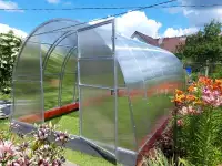 Теплица дачная из поликарбоната, фотография 10