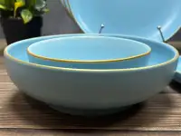 Небесно-голубой столовый сервиз с золотой каёмкой Vassila, фотография 4