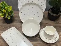 Белый чайно-столовый сервиз со звёздочками Vassila, фотография 4