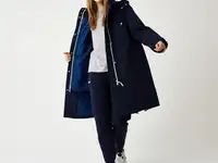 Женская парка lacoste с  утеплённой подкладкой