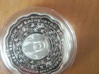 Продам срочно серебряную монету НБРК, фотография 2