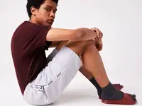 Мужские шорты lacoste из смесового хлопка и флиса с фирменными полосами