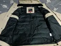 Продам зимнюю мужскую куртку, фотография 3