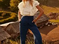 Блуза с воздушными воланами