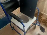 Кровать для лежачих,с подъёмным механизмом , антипролежневый матрас,кресло каталка с ёмкостью., фотография 5