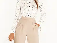 Воздушная блуза с гороховым принтом