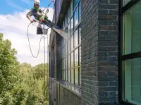 Мойка фасада аппаратом высокого давления / Очистка фасада / Высотные работы / Промышленный альпинизм / Альпинисты, фотография 3
