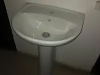 Раковина умывальника с пьедесталом, фотография 2