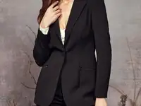 Приталенный черный пиджак