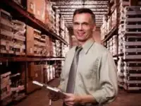 Требуется сотрудник помощник завскладом