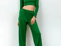 Яркий трикотажный костюм