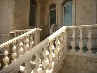 Изготовление балюстрад для лестниц на заказ. Из мрамора, гранита, травертина. Эскизы и замеры, фотография 3