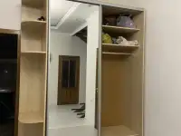 В отличном состоянии шкаф купе. Высота 250, глубина 60, ширина 180, фотография 2