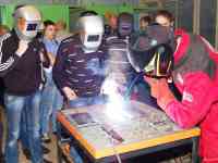 требуются слесаря сварщики монтажники бункеровщик машинист насосной и конвеера., фотография 2