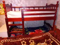 Продам двухъярусную кровать из натурального дерева, фотография 2