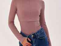 Пудровый боди с воротником стойка