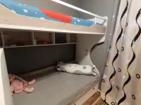 Продам срочно  двухярусную кровать Ривьера, фотография 3