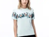 Женская футболка lacoste с цветочным узором