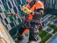 Мойка фасада аппаратом высокого давления / Очистка фасада / Высотные работы / Промышленный альпинизм / Альпинисты, фотография 2