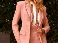 Пудровый классический жакет