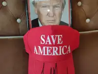 Бейсболка с автографом Дональда Трампа, фотография 6