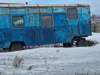 Вагончик на колесах,на базе птс-2 6*3,жилой,с печкой, фотография 3