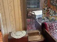 Зеркало и шкафчик для вещей, удобное и в хорошем состоянии, фотография 2