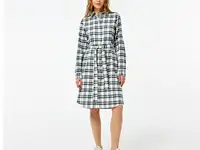 Женское платье lacoste в кретку с поясом