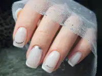 Маникюр, плетение волос, прически, фотография 9