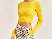 Укороченный желтый топ