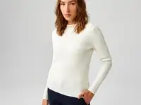 Женский свитер lacoste slim fit
