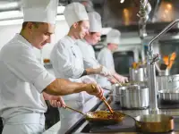 требуются повара и кух. работники в Караганде и вахта, фотография 3