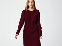 Женское платье lacoste с вырезом лодочкой