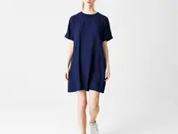 Женское платье lacoste с круглым воротом