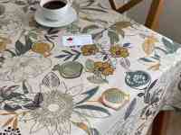 Бежевая итальянская скатерть с тефлоновым покрытием с гранатами