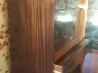 Шкаф для посуды полированый, фотография 3