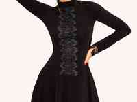 Платье с кружевным декором