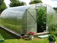 Теплица дачная из поликарбоната, фотография 9