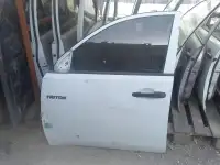 Mitsubishi  L200  двери боковые, фотография 2