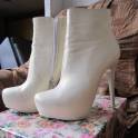 Белые сапожки, фотография 3