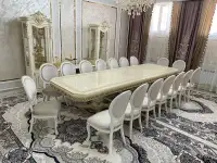 Красивые столы и стулья