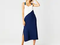 Женское платье lacoste без рукавов с круглым вырезом