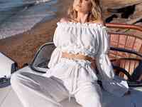 Свободные брюки с высокой посадкой