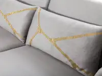 Великолепный комплект диванов 3+3+1 и журнальный столик, фотография 4