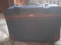 Чемодан считай новый большой, фотография 4