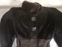 Продам женскую дубленку отличного качества, фотография 2