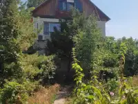 Предлагаю вашему вниманию двухэтажный кирпичный дом в микрорайоне Думан.