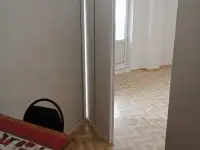 Продам 1 ком.кв от Хозяйки перегорождена пластиком как 2-хкомнатная заот Хозяйки квартиры. Торг уместен., фотография 4