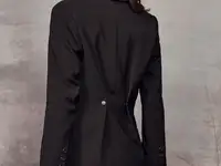 Черный пиджак с драпировкой