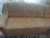 Диван даром